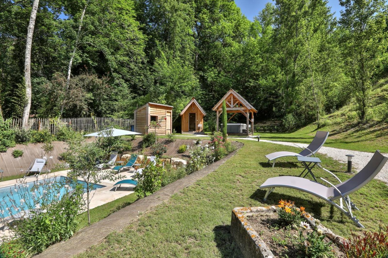 Boutique-Hotel Restaurant L'Atelier D'Epicure Logis Castels Bagian luar foto